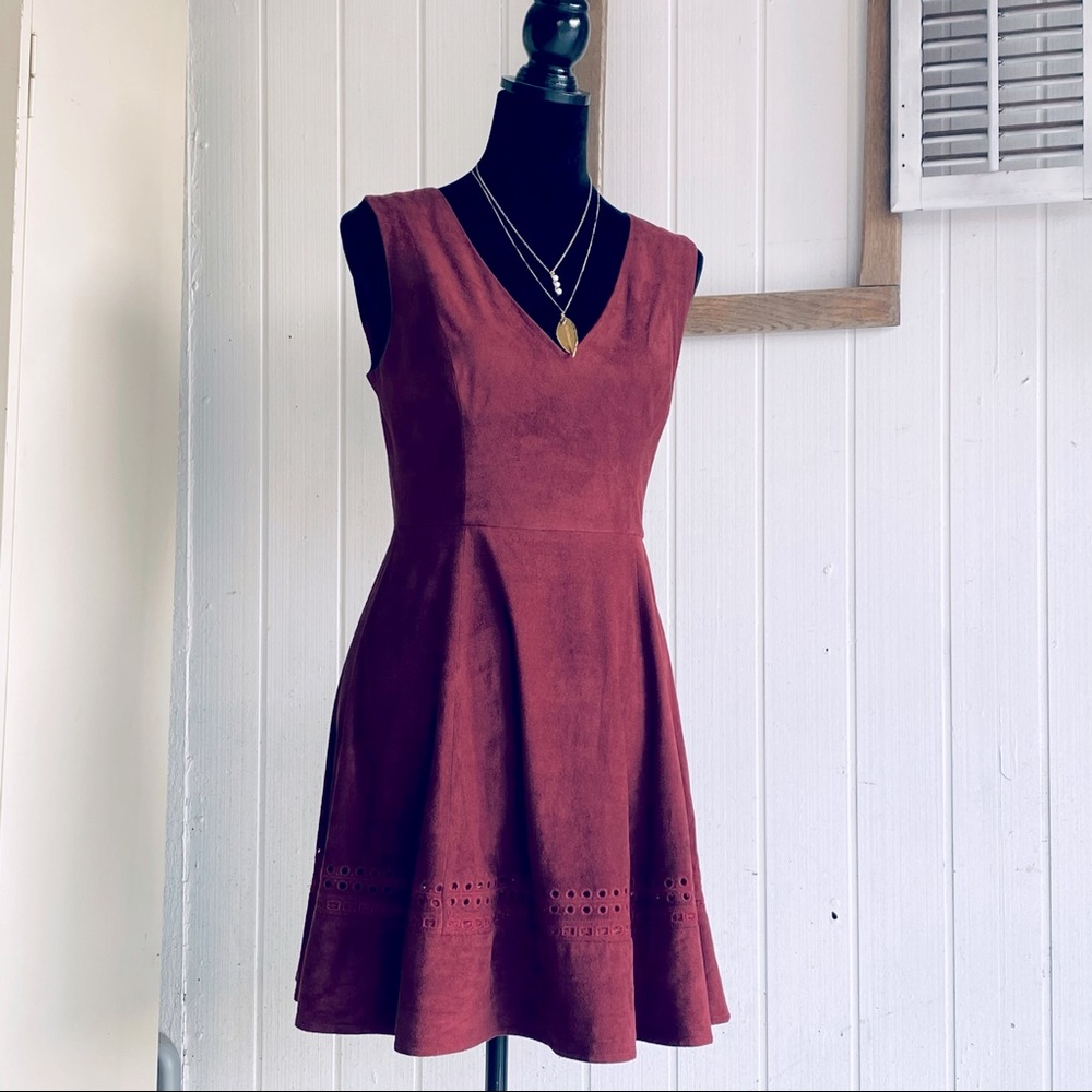 BB Dakota sleeveless burgundy suede plunging empire eyelet mini party dress-4
